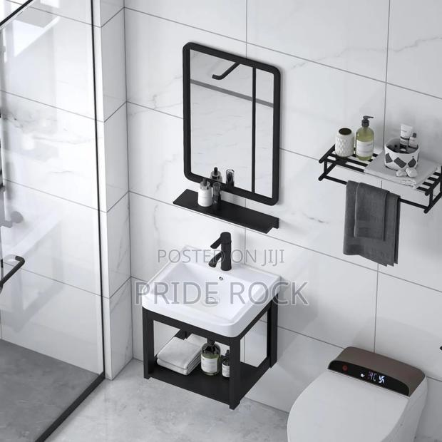 Vanity Basin, Small Basin With Tap Set · Photo 1