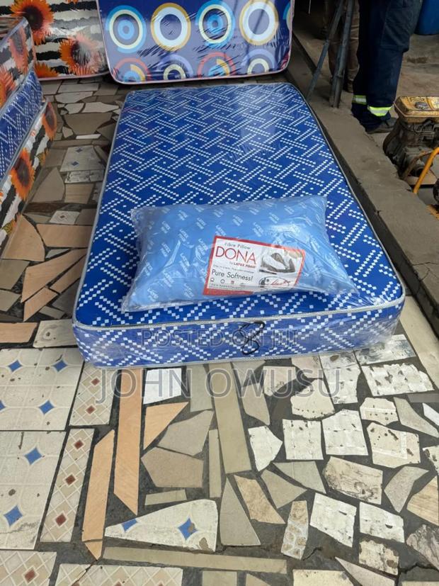 One and Half 8inches Mattress for Sale · Photo 1