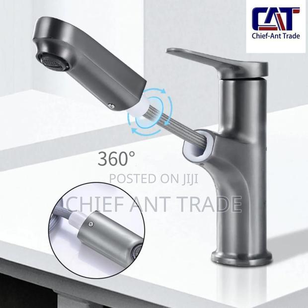 Pull to Spray Faucet. Universal · Photo 1