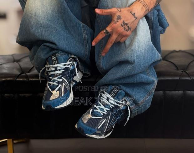 New Balance 1906 Og Navy Blue and Black White · Photo 2