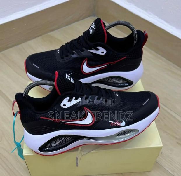 Nike Air Running Og Black Red and White · Photo 1