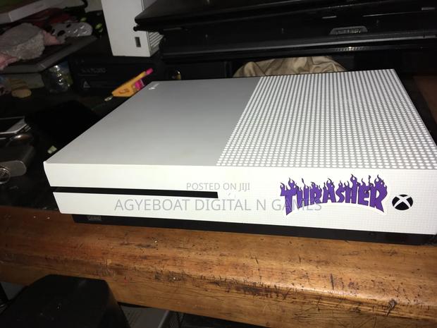 Xbox One S With 500gb · Photo 2