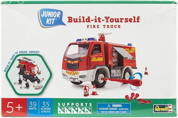 Revell 1020 Fire Truck Model Kit · Photo 1