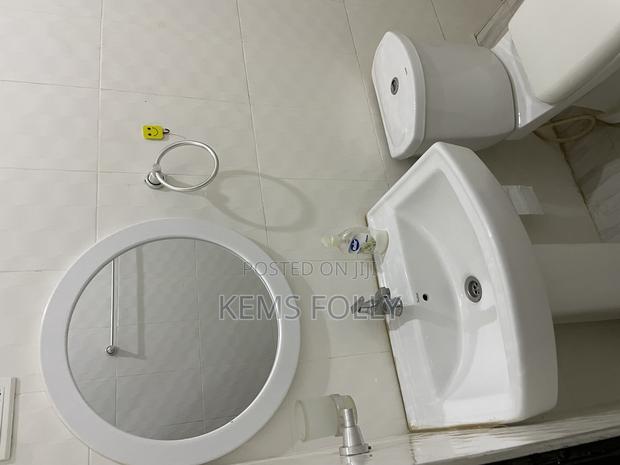 Single Room Self Contain · Photo 2