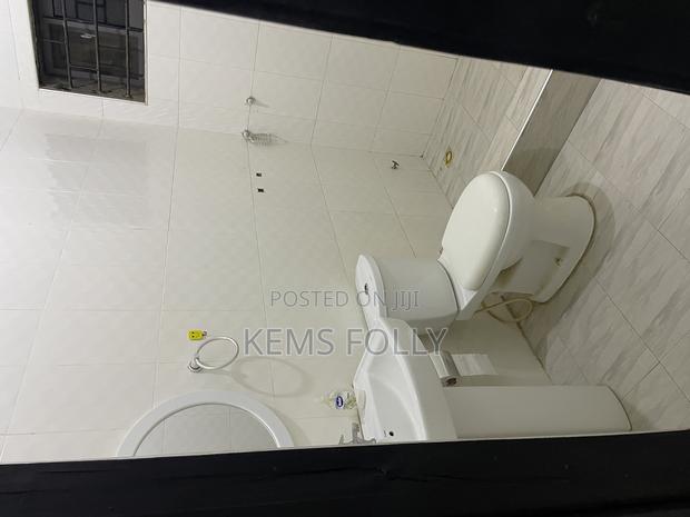 Single Room Self Contain · Photo 4