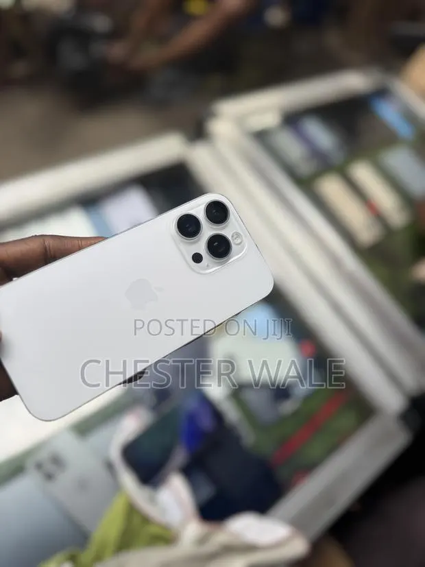 Apple iPhone 16 Pro 128 GB White · Photo 1