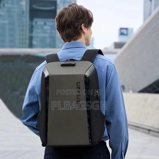 Potable Multi Fashionable Water Resistant Backpack for 15.6inch Laptop · Photo 1