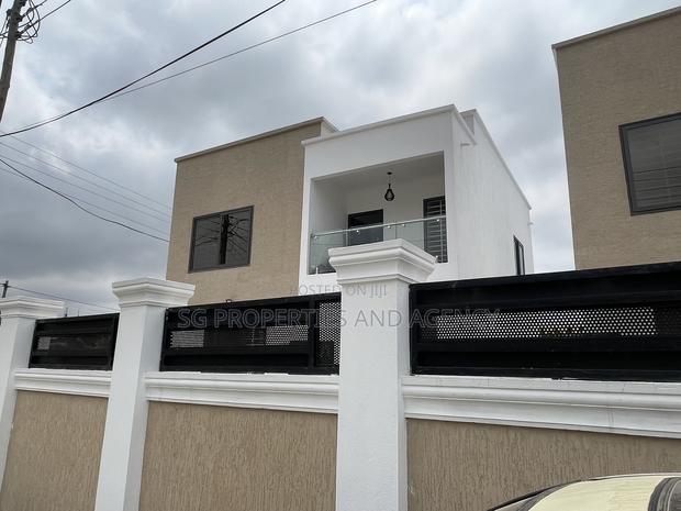 3bdrm House in Spintex, Baatsona Total for sale · Photo 2