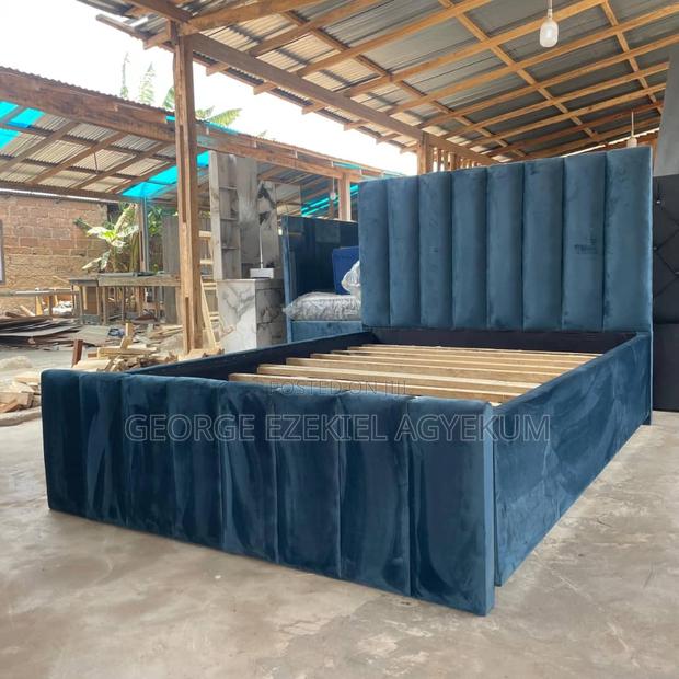 60/80 Foreign Pattern Bedframe · Photo 2