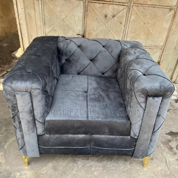 Single Sofa · Photo 1