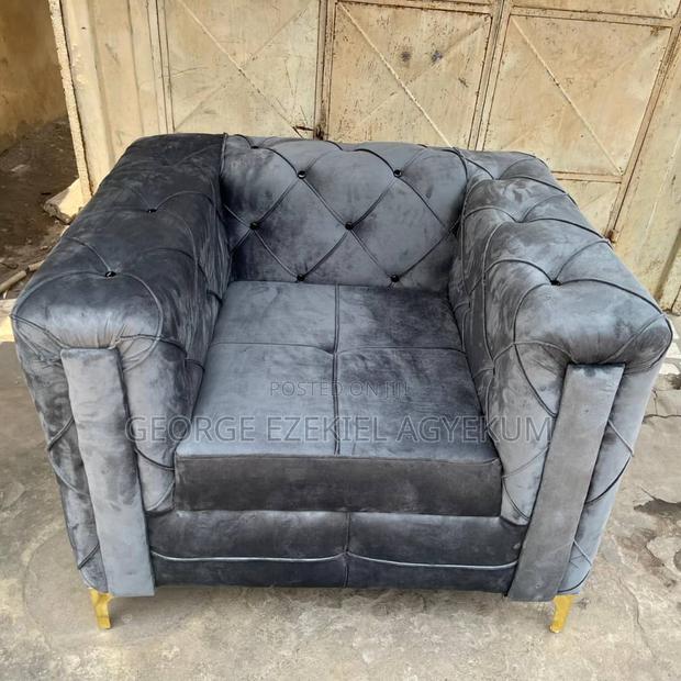 Single Sofa · Photo 2