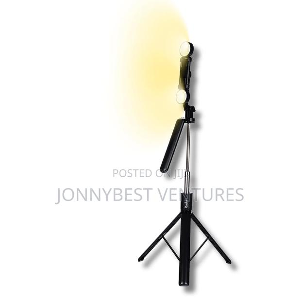 R16k Selfie Stick or R16k Tripod · Photo 2