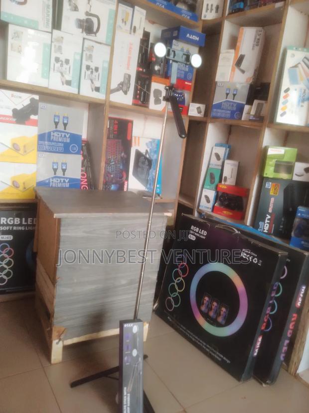 R16k Selfie Stick or R16k Tripod · Photo 1