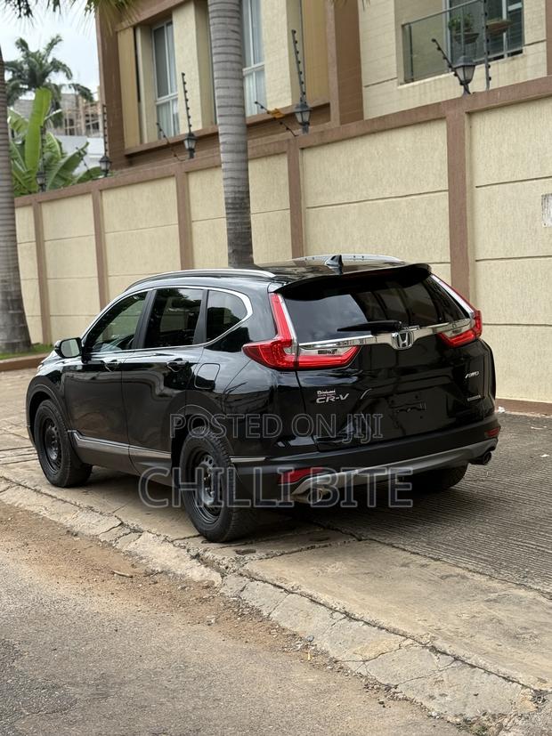Honda CR-V Touring AWD 2019 Black · Photo 3