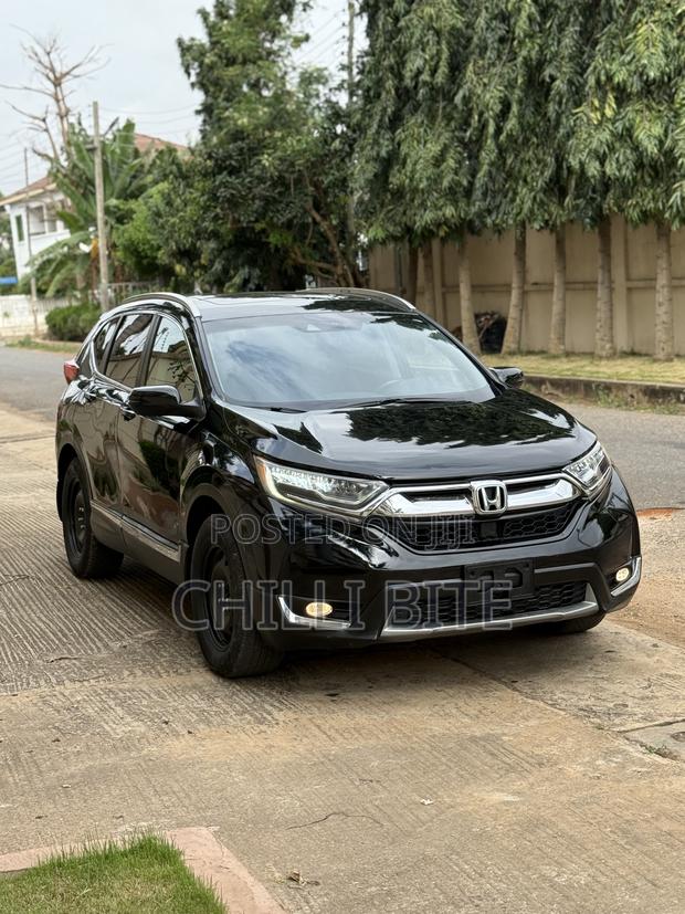 Honda CR-V Touring AWD 2019 Black · Photo 4