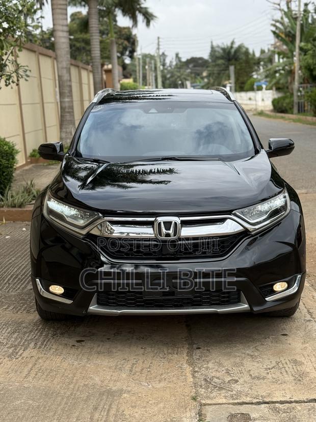 Honda CR-V Touring AWD 2019 Black · Photo 8
