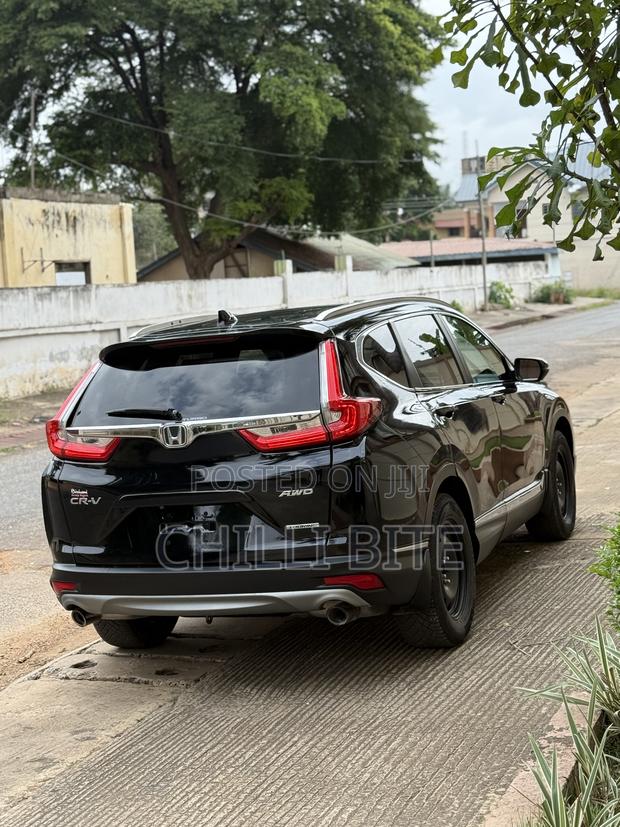 Honda CR-V Touring AWD 2019 Black · Photo 6