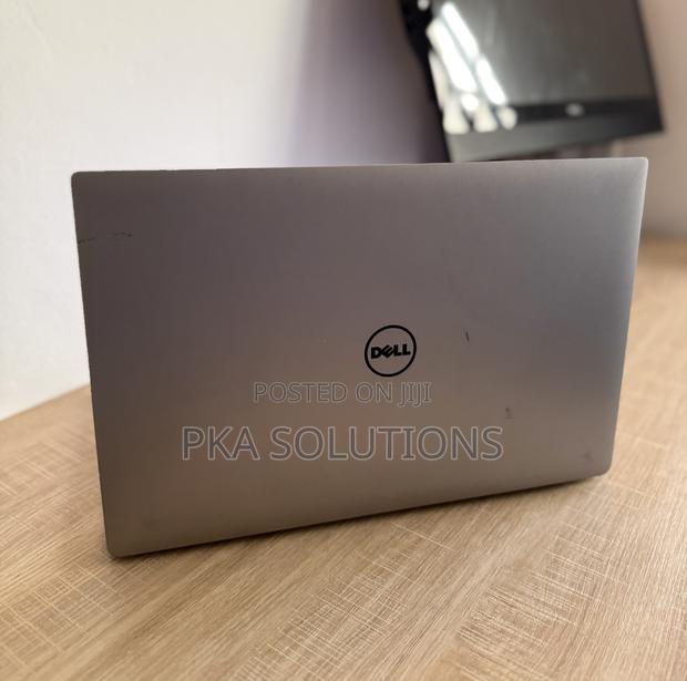 Laptop Dell XPS 15 24GB Intel Core I5 SSD 256GB · Photo 2