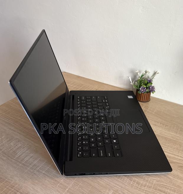 Laptop Dell XPS 15 16GB Intel Core I7 SSD 512GB · Photo 3