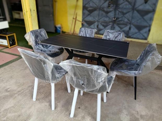 6 Seater Dining Table · Photo 3