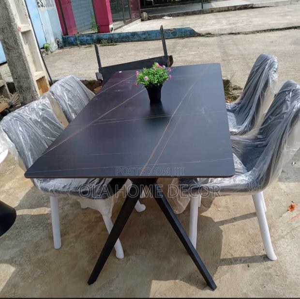 6 Seater Dining Table · Photo 2