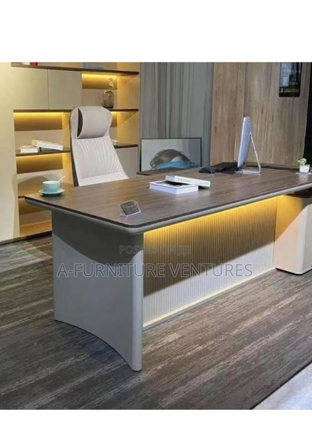 1.8m Executive Office Table · Photo 1
