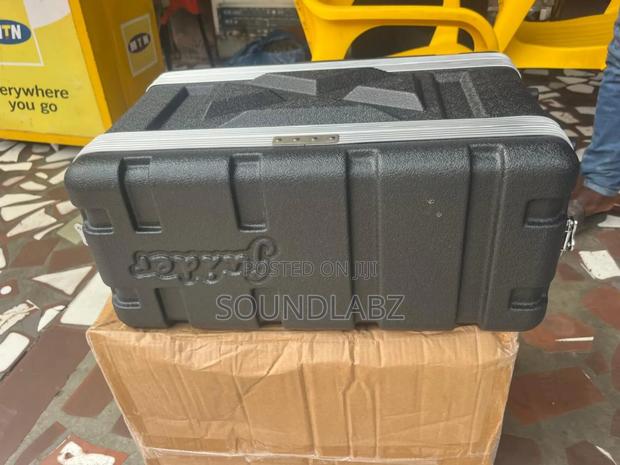 Microphone Case/Rack · Photo 1