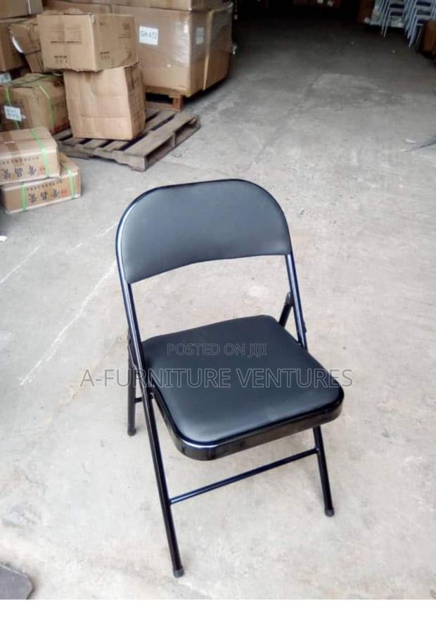 Foldable Leather Chair · Photo 1