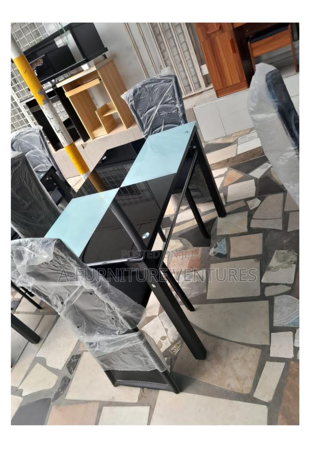 Dami Dining Table · Photo 1