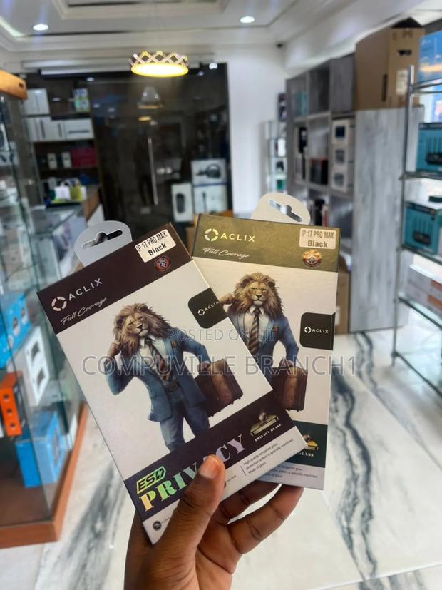 iPhone 17 Pro Max Protector · Photo 1