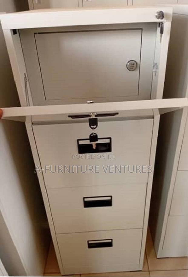 4 Drawer Cabinet With Safe · Photo 1