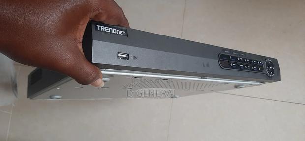 6tb Trendnet Gigabit Switch 16 Port · Photo 1