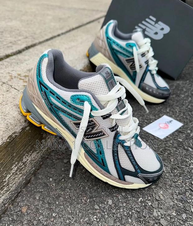 New Balance 1906r Regaliz Sneakers · Photo 1