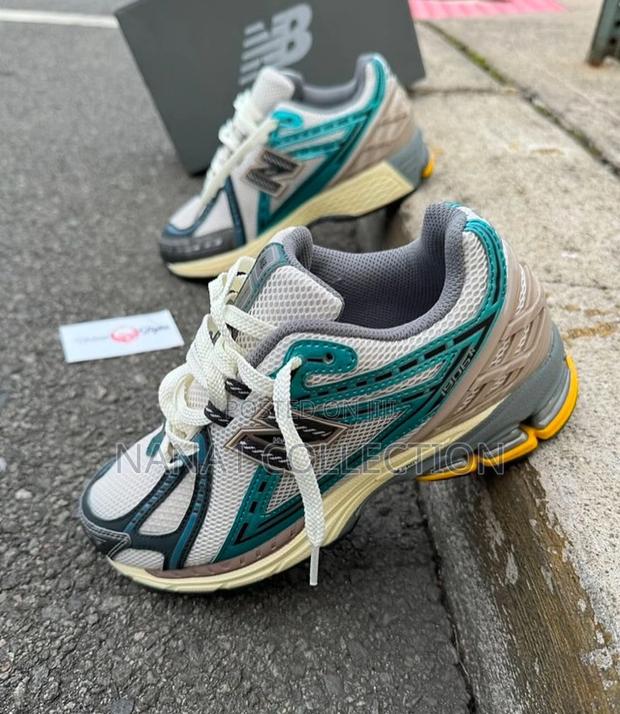New Balance 1906r Regaliz Sneakers · Photo 2
