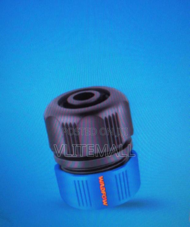 Wadfow 1/2" Plastic Mender - Wqc2e21 · Photo 1