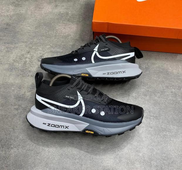 Nike Pegasus Trail Sneakers · Photo 1