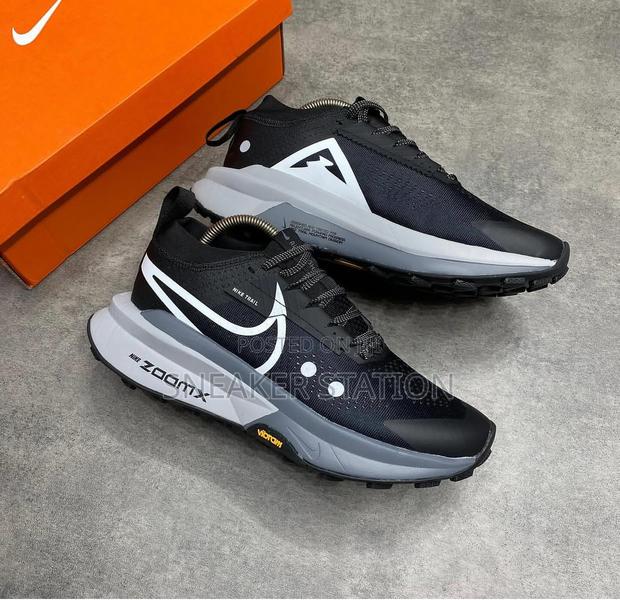 Nike Pegasus Trail Sneakers · Photo 2