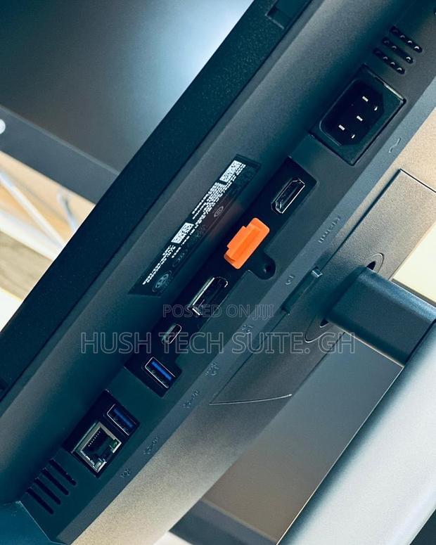 Dell 24” Type C Ips Edgeless Display Monitor · Photo 4