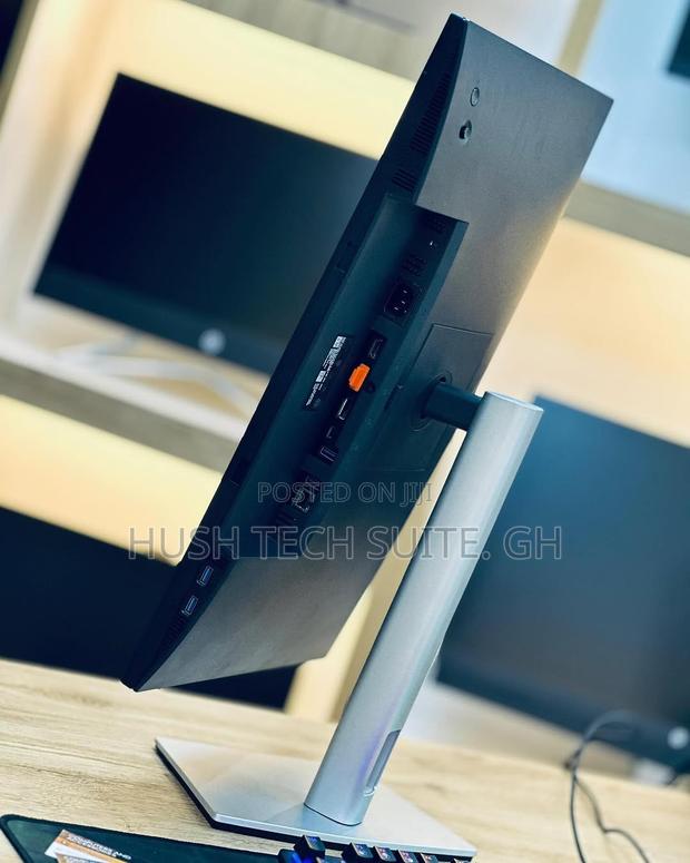 Dell 24” Type C Ips Edgeless Display Monitor · Photo 5