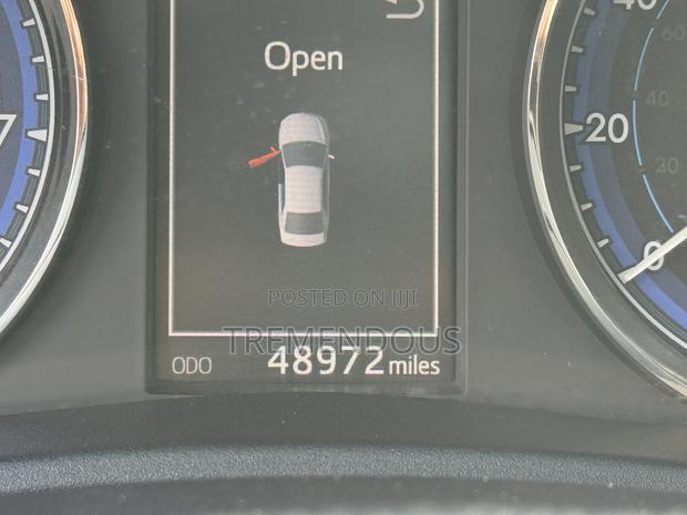 Toyota Corolla XLE (1.8L 4cyl 2A) 2018 Black · Photo 5
