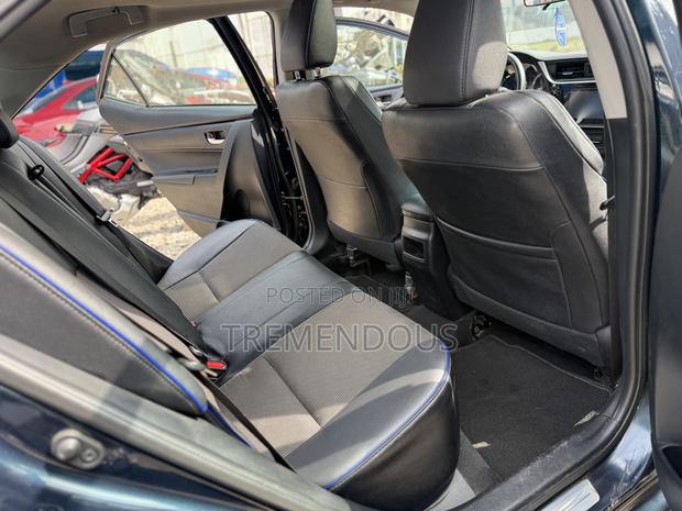 Toyota Corolla XLE (1.8L 4cyl 2A) 2018 Black · Photo 7