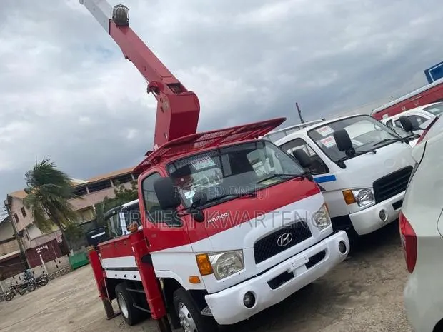 Man Lift Truck · Photo 1