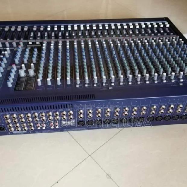 Yamaha Mg24/14fx 24-channel Mixer With Dual Efx · Photo 3