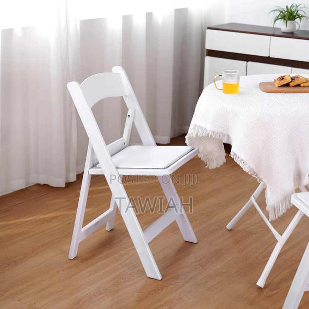 Gladiator Plastic Folding Chairs · Photo 1