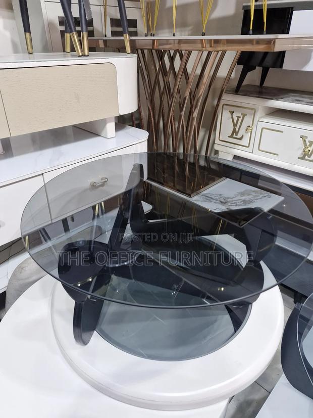Glass Centre Table · Photo 2