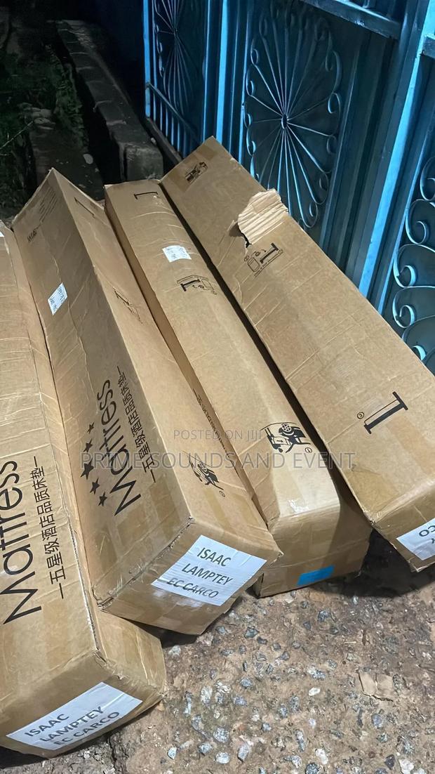Queen Size Compressed Mattress · Photo 3