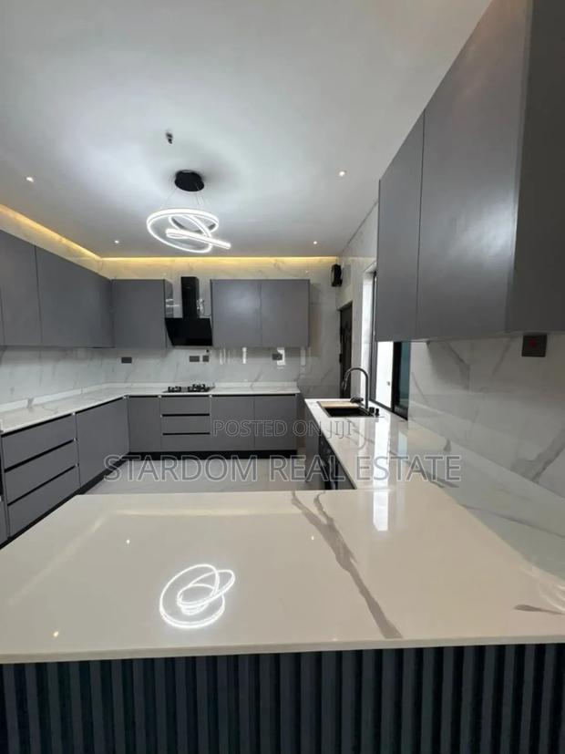 3bdrm Duplex in Lakeside Estate for sale · Photo 3