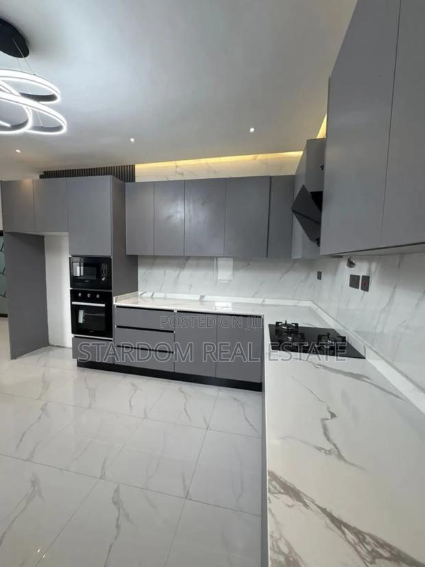 3bdrm Duplex in Lakeside Estate for sale · Photo 4