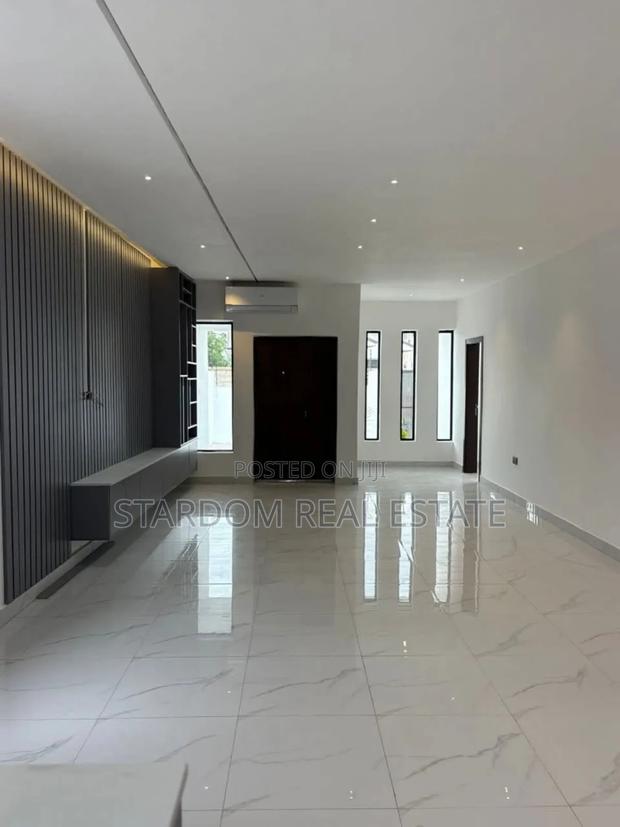 3bdrm Duplex in Lakeside Estate for sale · Photo 6