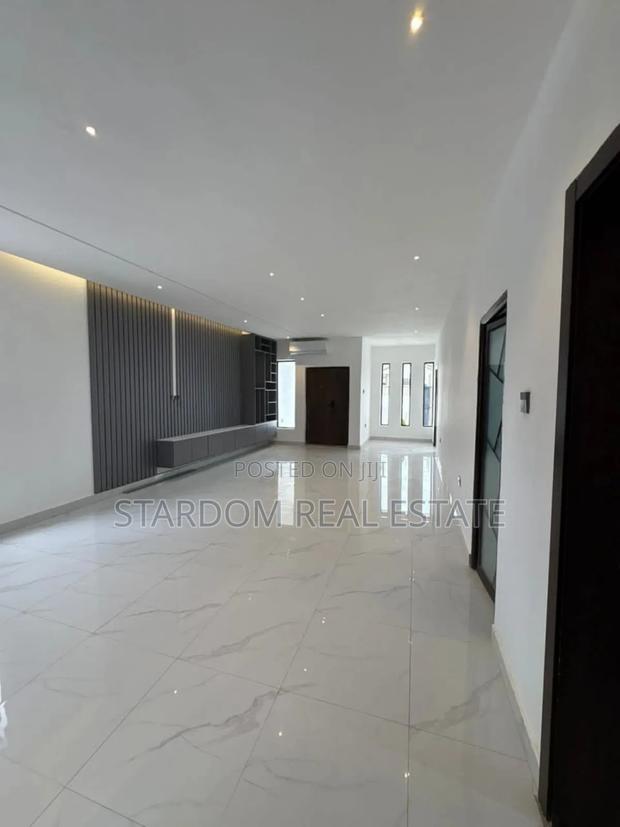 3bdrm Duplex in Lakeside Estate for sale · Photo 7